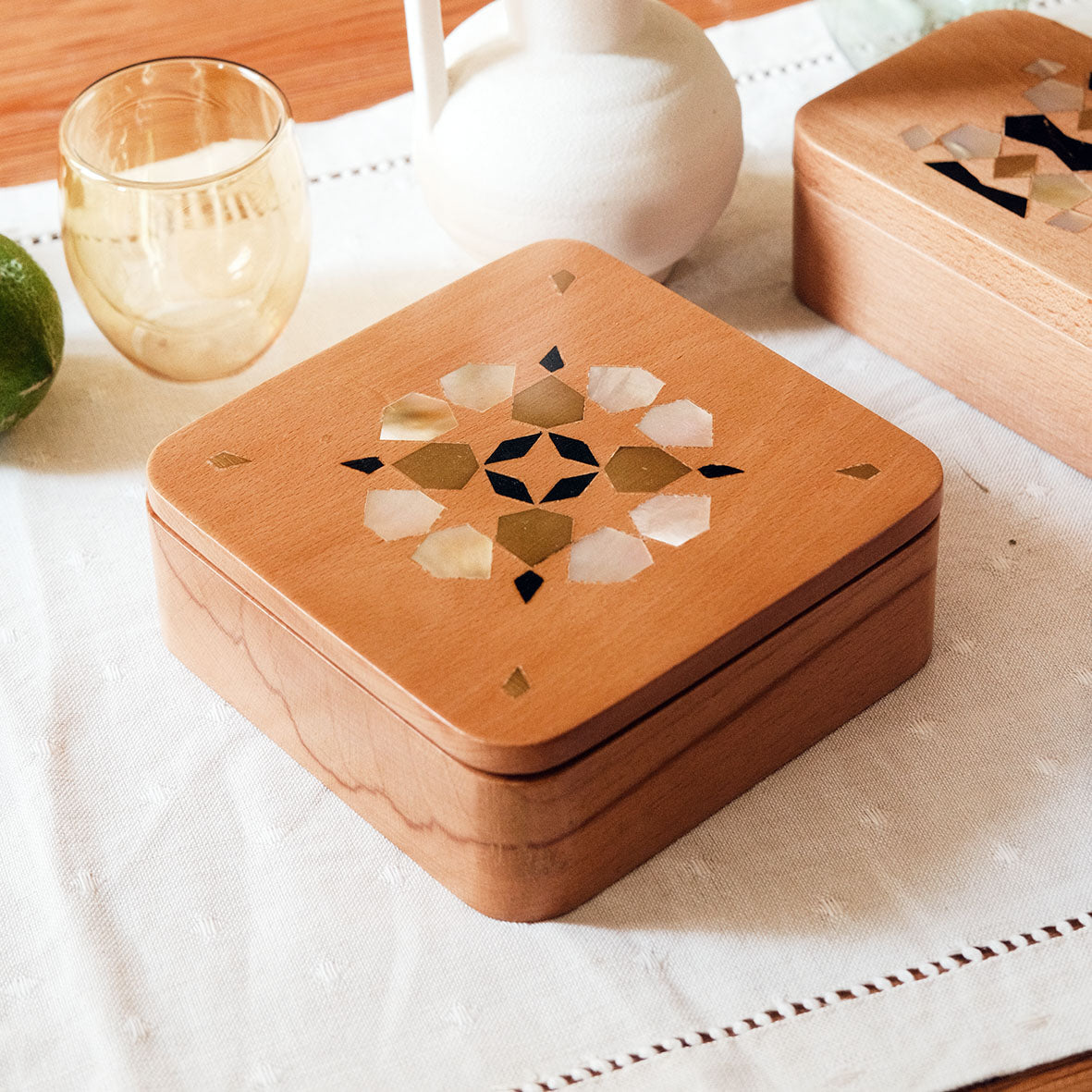 Qijmas Box 1