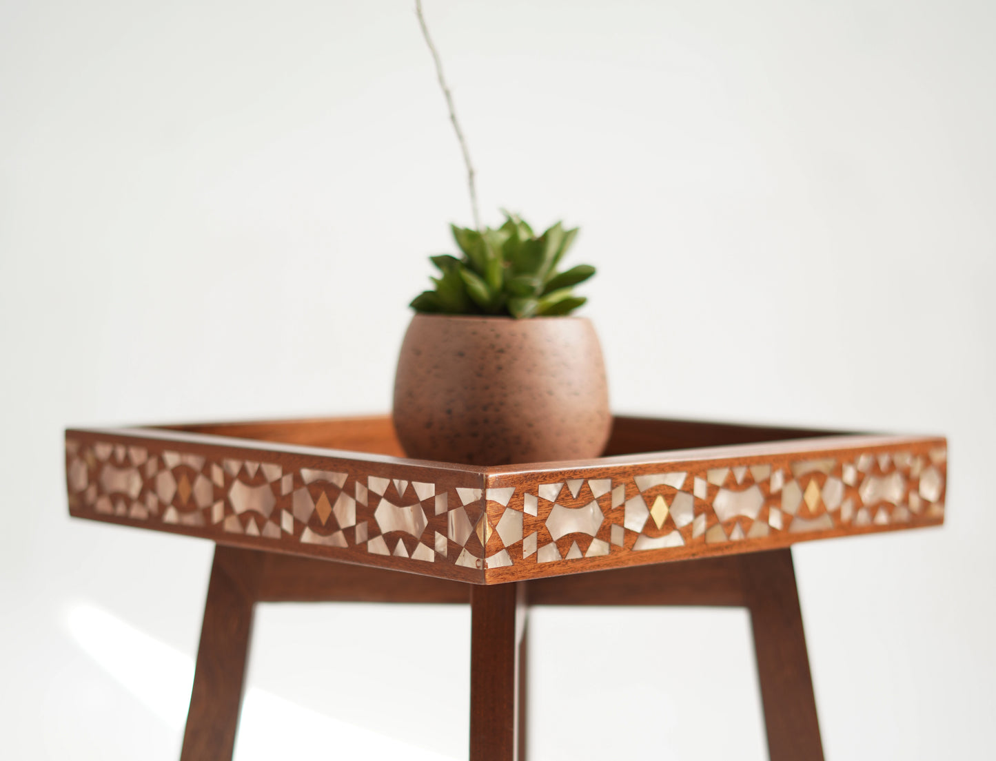 Qijmas side table